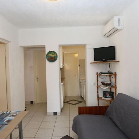 Apartments Nadenic Šilo Eksteriør bilde