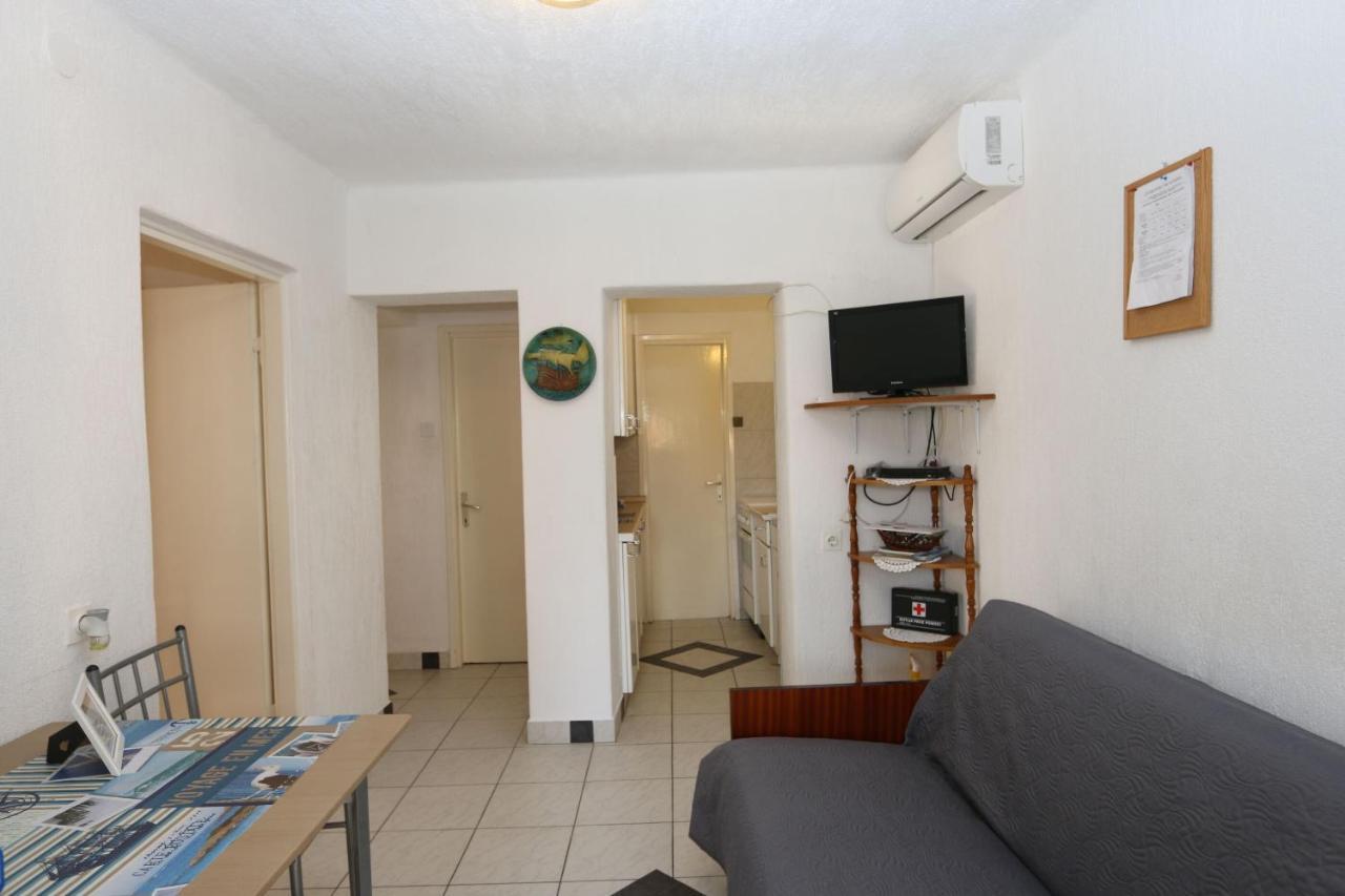 Apartments Nadenic Šilo Eksteriør bilde