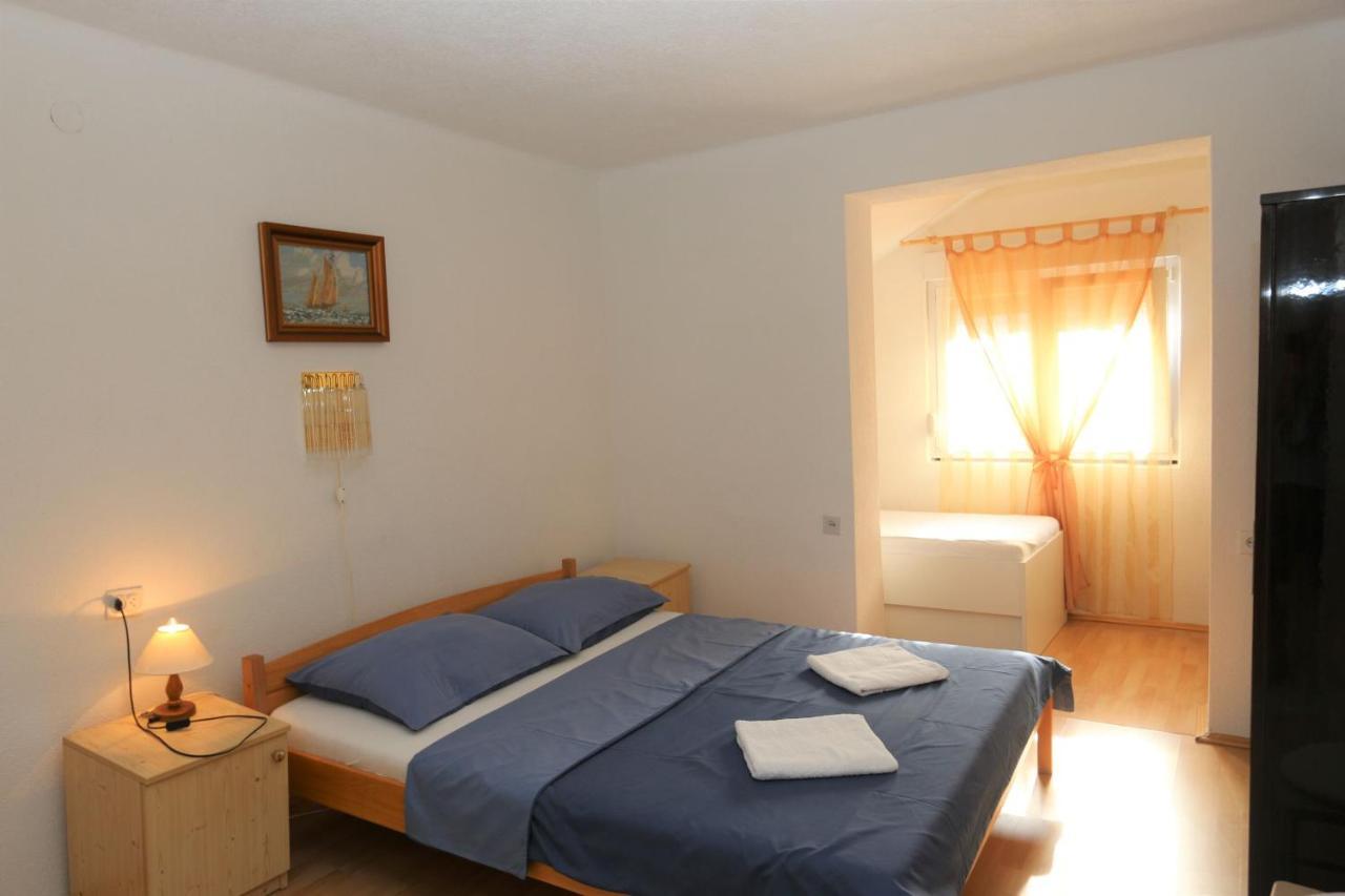 Apartments Nadenic Šilo Eksteriør bilde