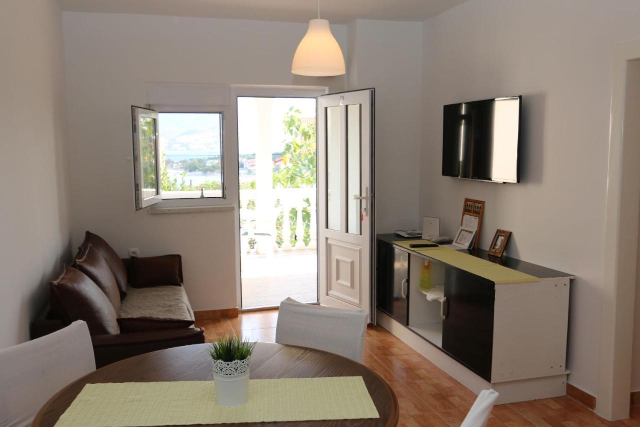 Apartments Nadenic Šilo Eksteriør bilde
