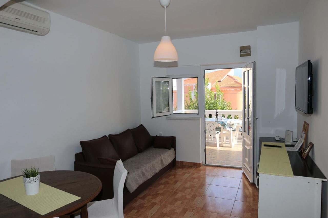Apartments Nadenic Šilo Eksteriør bilde
