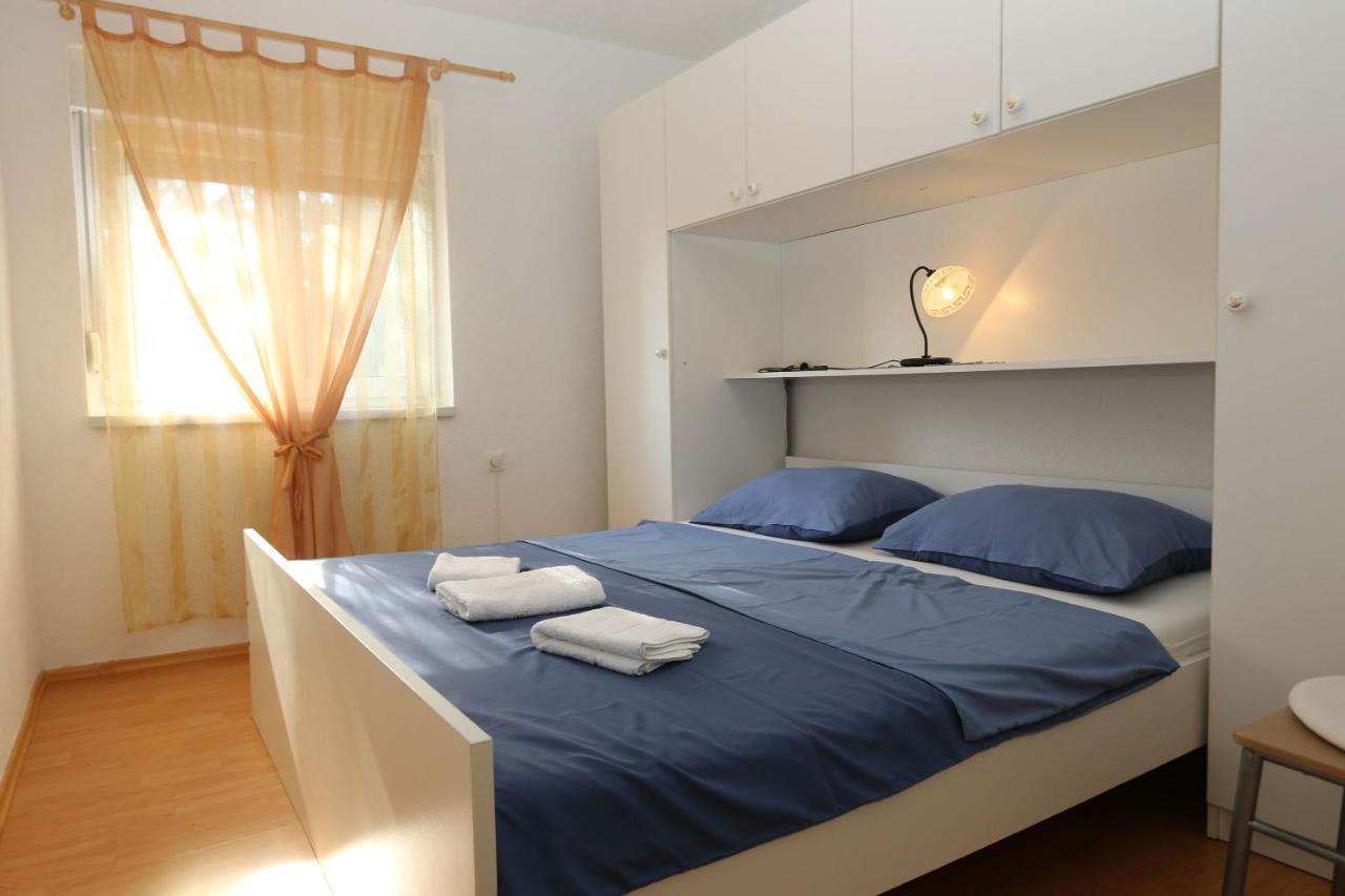 Apartments Nadenic Šilo Eksteriør bilde