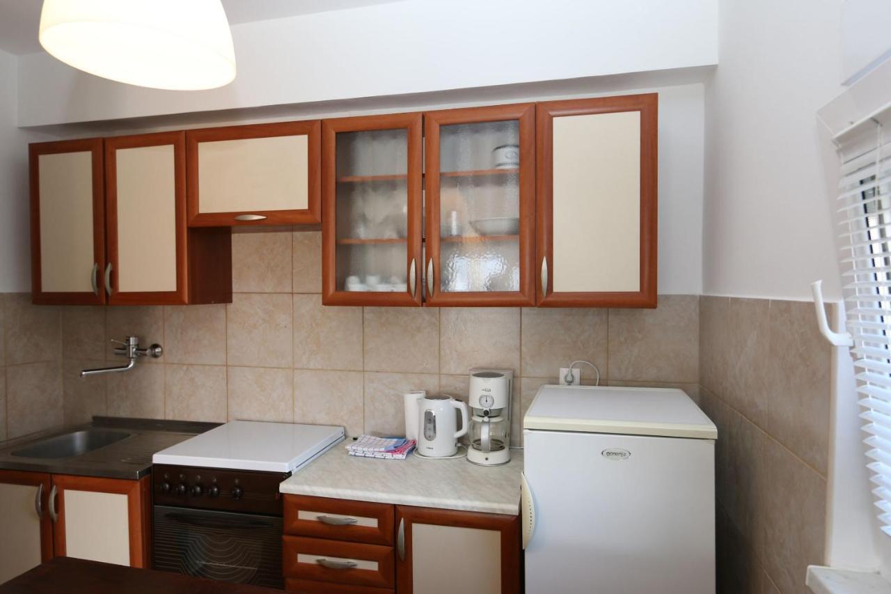 Apartments Nadenic Šilo Eksteriør bilde